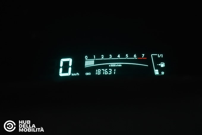TOYOTA Yaris 1.0 5 porte